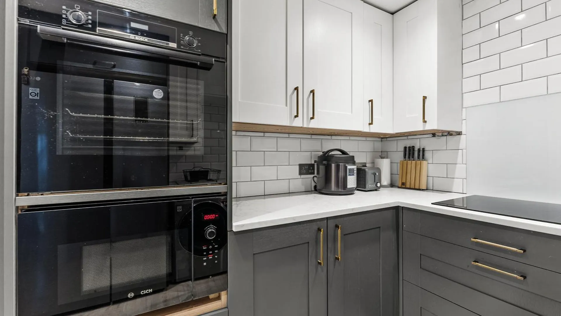 Apartment Stylish 2-Bedroom Retreat In Southampton