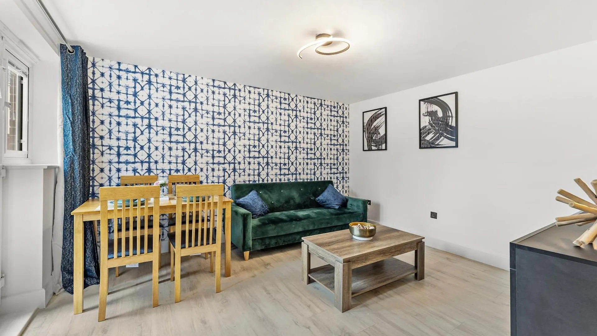 Stylish 2-Bedroom Retreat In Southampton Apartment